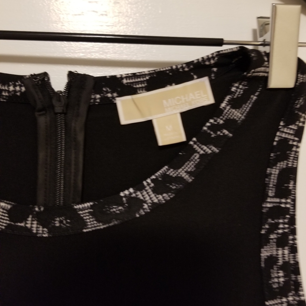 Dresses - Picture 3 of 3